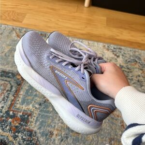 Brooks Glycerin 21 Purple and White Athletic Shoes with Cushioned Midsole